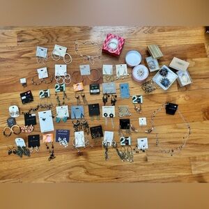 Elegant Gold and Silver Women's Jewelry Set